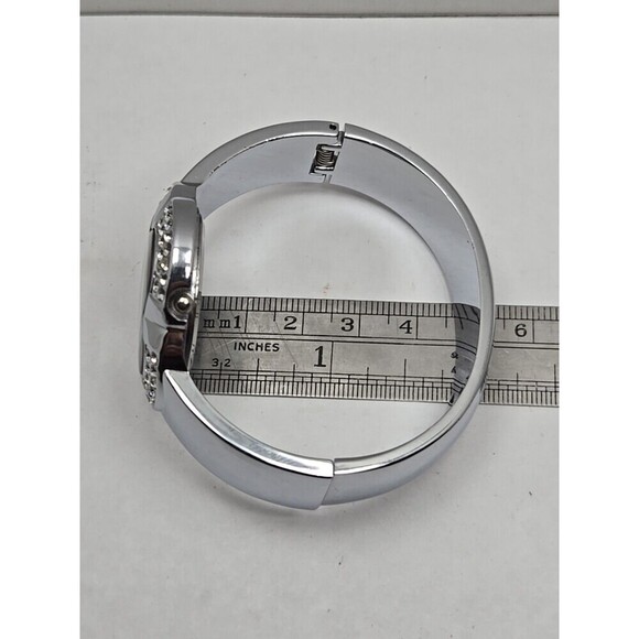 Yaqin Clover Crystal Bangle Watch Silver MOP Dial Quartz New Battery Ladies Gift - Picture 8 of 10